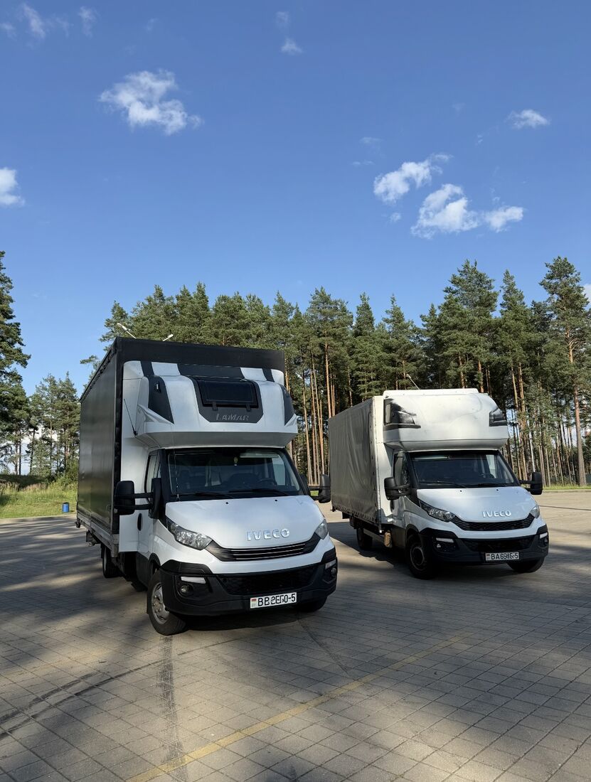 Две машины IVECO Daily — вид спереди