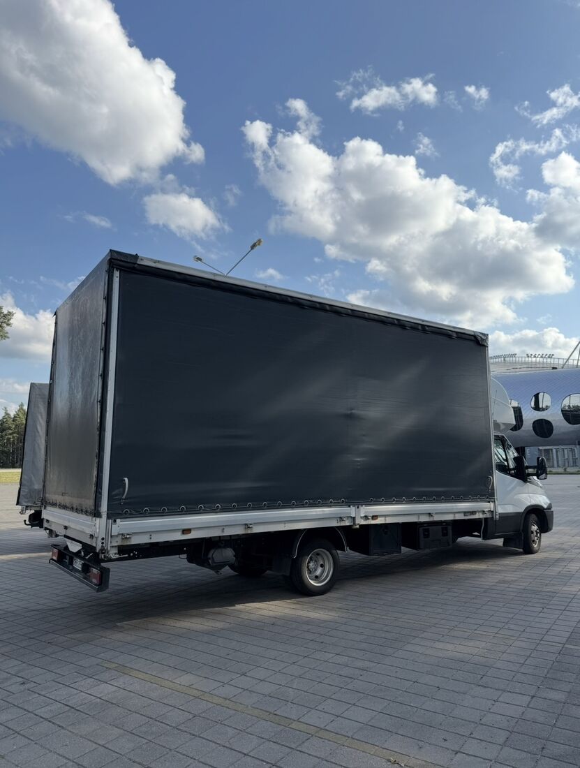 Грузовик IVECO Daily с тентом